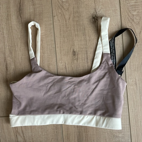 NWT Pretty Little Thing Yoga Bra Pant Set - Picture 4 of 6